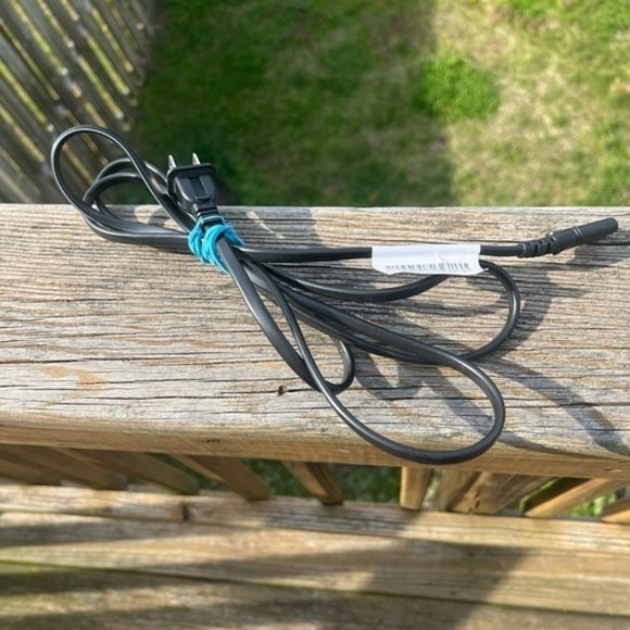 UNIELEC UC-225 7A 125V Power‎ 6ft Cord (S) - Picture 1 of 3